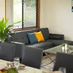 Spacious Land Area 5bedroom At Sunnybank New Ac