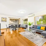 Spacious Land Area 5bedroom At Sunnybank New Ac