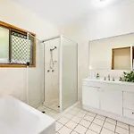 Spacious Land Area 5bedroom At Sunnybank New Ac Brisbane