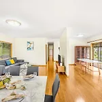 Spacious Land Area 5bedroom At Sunnybank New Ac Holiday home *
