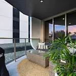 The Sinclair - A Luxurious Apartment With Rooftop Pool