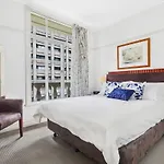 Stylish 1Br Apt With City Views - 4008