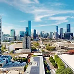 Urban Luxe Retreat - South Brisbane Boutique Apt W Free Carpark