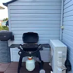 Holiday home Luxury Queenslander Awaits! Sleeps 8, 3 Car Parks Brisbane