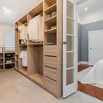Luxury Queenslander Awaits! Sleeps 8, 3 Car Parks * Brisbane
