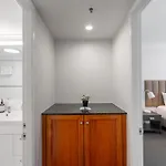 1bed 1bath With Story Bridge And River Views, Parking, And Private Balcony M7