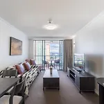 1bed 1bath With Story Bridge And River Views, Parking, And Private Balcony M7 Apartment