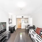 1bed 1bath With Story Bridge And River Views, Parking, And Private Balcony M7 Apartment *