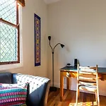 Bardon Oasis-Whole House & Great Deck To Yourself