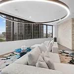 1 Bedroom Apartment In Queens Wharf