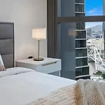 Designer 2 Bed In Queens Wharf Riverfront Cbd Gem