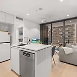 1 Bedroom In Queens Wharf