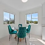 Quiet 3Brm Apt Near Gabba With Free Parking & Wifi