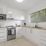 Stylish 2Brm Apt Near Gabba With Free Parking & Wifi