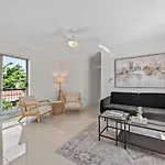 Stylish 3brm Near Gabba With Free Parking & Wifi * Brisbane