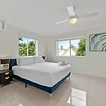 Stylish 3brm Near Gabba With Free Parking & Wifi Apartment Brisbane