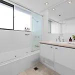 Cbd Near Stadium With Mountain Views! Apartment Brisbane
