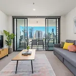Stunning Views, King Beds, Gym, Pool, Parking