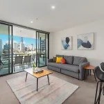 Stunning Views, King Beds, Gym, Pool, Parking