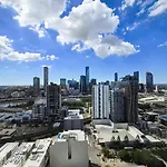 Sky-High 2Br In Cbd Spectacular Views Level 23