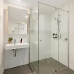 Floor With Gorgeous Views, King Bed, Pool & Gym Apartment Brisbane