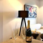 1br Ny Style Casino - Skywalk Terrace *