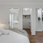 Peaceful And Convenient 4Br Family Modern Retreat