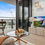 1b Queens Wharf Riverside Living Apartment Brisbane