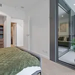 1b Queens Wharf Luxury