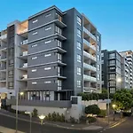 Adorable Fresh 1br With Parking Wifi * Brisbane