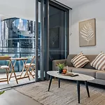 1 Bedroom Apartment In Queens Wharf