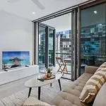 1 Bedroom Apartment In Queens Wharf