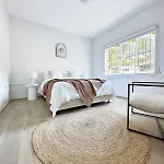 La Pague - Near Cbd - Parking - 2 Bedroom Retreat *