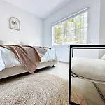La Pague - Near Cbd - Parking - 2 Bedroom Retreat Apartment Brisbane