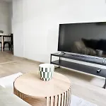 La Pague - Near Cbd - Parking - 2 Bedroom Retreat