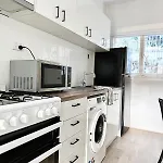 La Pague - Near Cbd - Parking - 2 Bedroom Retreat *