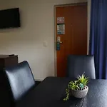 Quality Hotel Robertson Gardens