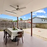 5Br Family Home - Ev Car Point At Home, 2 Master Suites - Near Sunnybank, Qeii, Qsac And Griffith Uni