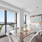 Altitude 2br - Stunning Views, Pool & Parking *