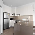 Altitude 2br - Stunning Views, Pool & Parking Apartment