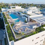 Riverside 2Br Apt With Amazing Rooftop Pool & Parking
