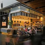 Spacious 3Br - Walk To Racecourse Rd And Portside!