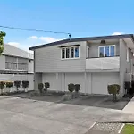 Spacious 3Br - Walk To Racecourse Rd And Portside!