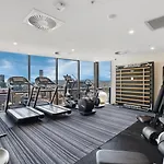 Apartment Spire - Stylish 2br - Pool, Parking & Views Brisbane