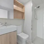 Spire - Stylish 2br - Pool, Parking & Views Apartment Brisbane