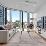 Apartment Spire - Stylish 2br - Pool, Parking & Views Brisbane