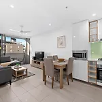 Bright & Spacious Apt With Pool, Parking =& Wi-Fi