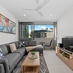 Bright & Spacious Apt With Pool, Parking & Wi-Fi