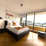 Sub Penthouse - Large Luxury 2 Bedroom Apartment