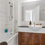 Hipster Loft - 1bed-study-1bath-balconies-1car Apartment Brisbane
